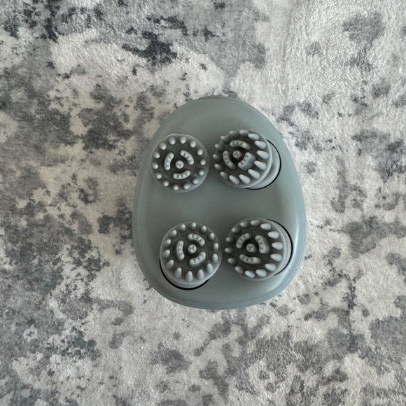 Tilcare Handheld Pet Massager - Picture 3 of 8